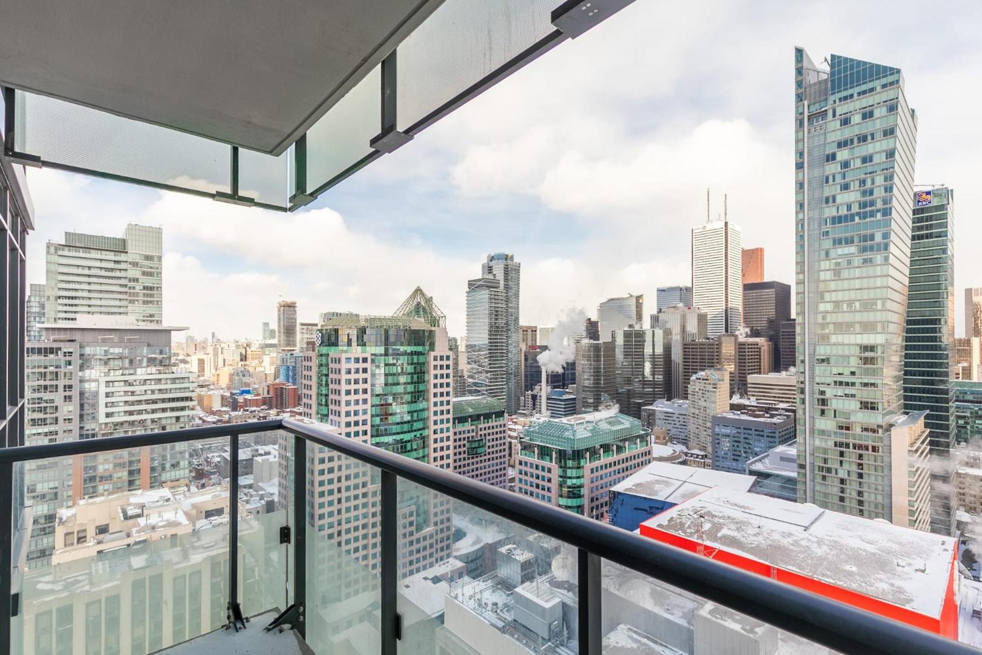 Luxury 1Br Condo - King Bed With City Views トロント エクステリア 写真